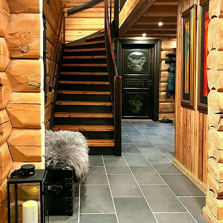 Timber With Hot Tub And Views *