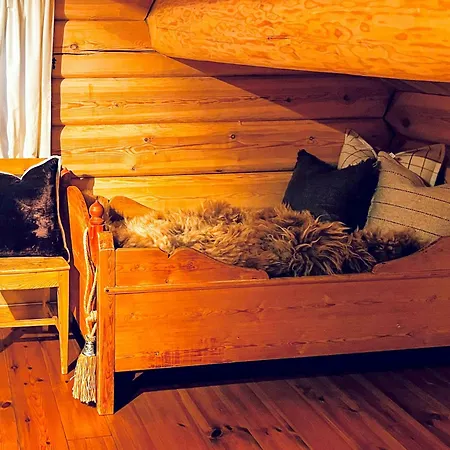 Timber With Hot Tub And Views *