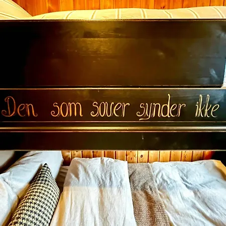 Timber With Hot Tub And Views * Heimdal