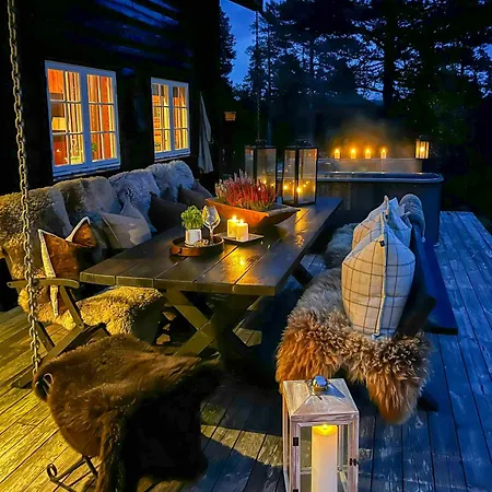 Dom wakacyjny Timber With Hot Tub And Views Heimdal