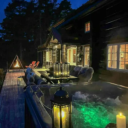 Dom wakacyjny Timber With Hot Tub And Views *
